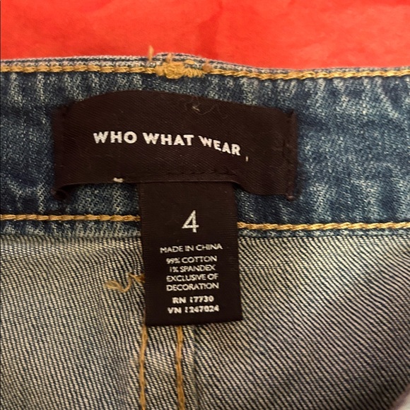 Embroidered jeans - Picture 6 of 11